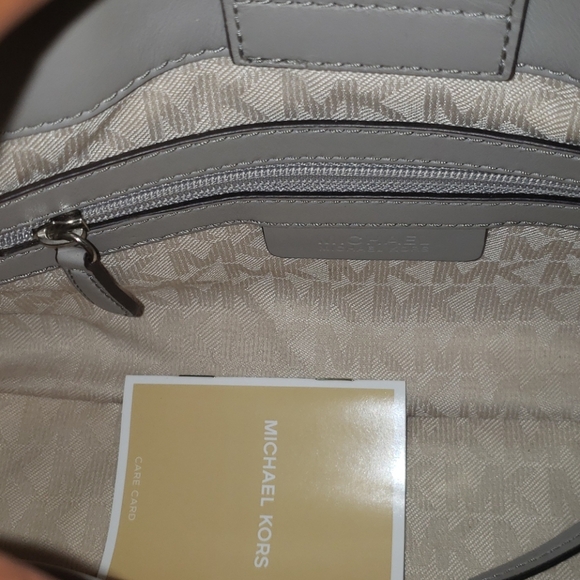 Michael Kors medium Hamilton Color Block Convertible Satchel - Picture 14 of 15